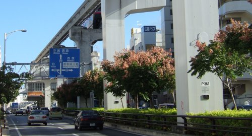 那覇市内「S-Style安里駅前」前の通りの眺め